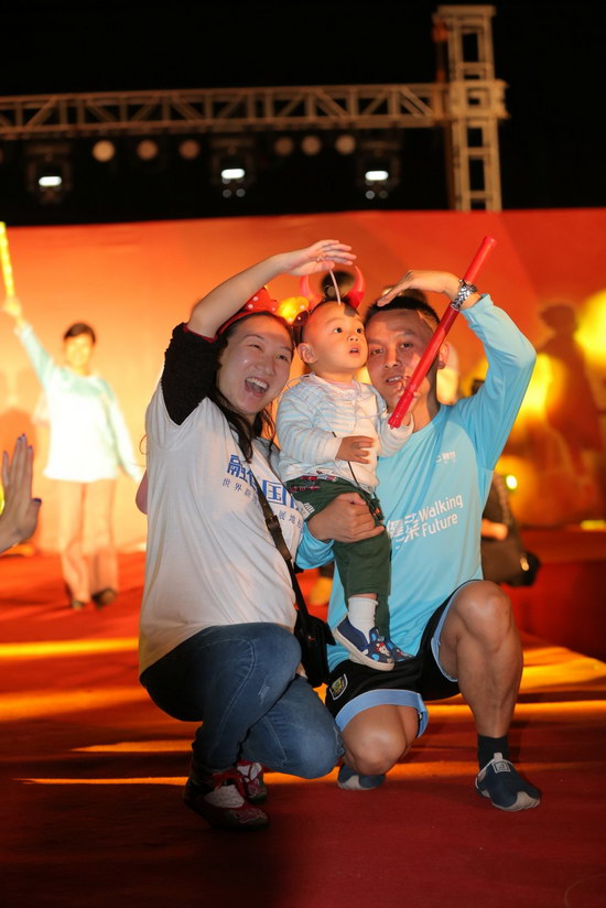 融创幸福的三口之家