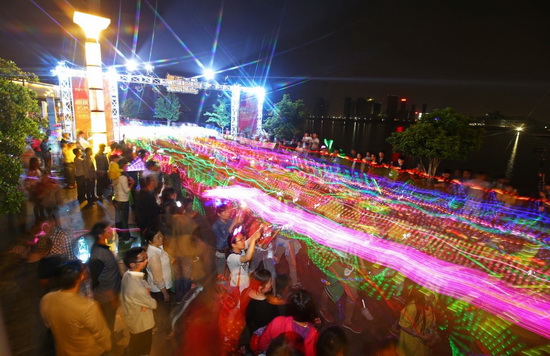 融创荧光夜跑杭州站