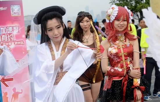 融创夜跑装扮的白娘子